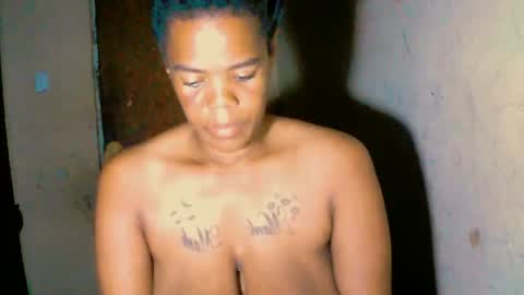 Snapshot of afrikanbonnienclyde chatting on March 2, 12:31 am Nikky Love online show from March 2, 12:31 am