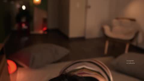 Emma online show from February 17, 9:47 pm