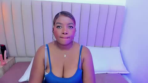 Snapshot of afrodita_de_amor chatting on October 17, 1:25 pm Vr. online show from October 17, 1:25 pm