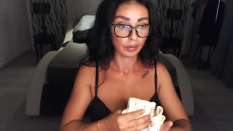 Afro online show from September 12, 2:35 pm