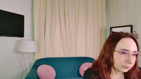 agata_loo online show from May 21, 3:10 pm