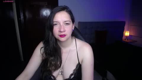 Agatha Bellucci  online show from November 24, 1:35 pm