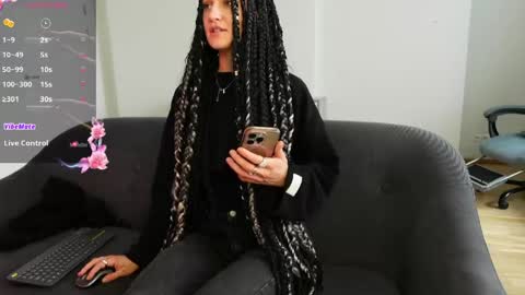 Agelina Lilly Laura online show from May 25, 9:19 am