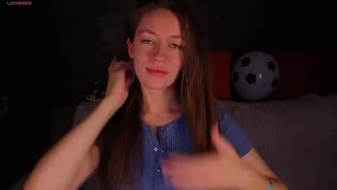 agnes wells online show from June 19, 1:32 am