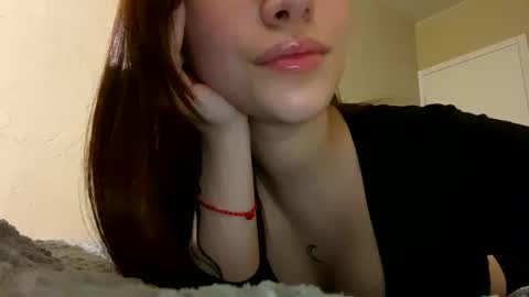 Agnes online show from February 3, 10:45 pm