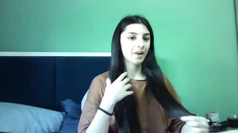 Snapshot of ahotkitty18 chatting on January 13, 11:41 am Selena online show from January 13, 11:41 am