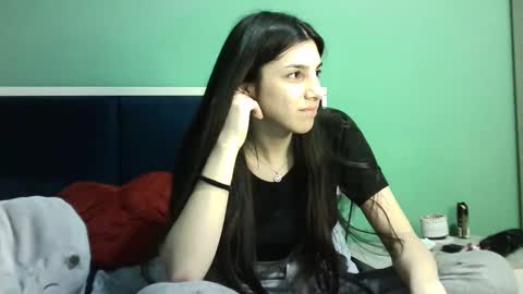 Snapshot of ahotkitty18 chatting on January 17, 4:15 pm Selena online show from January 17, 4:15 pm