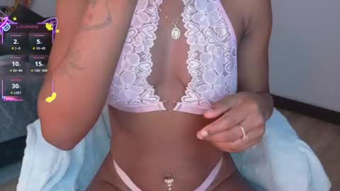 Ahvi Ebony online show from June 26, 1:23 pm