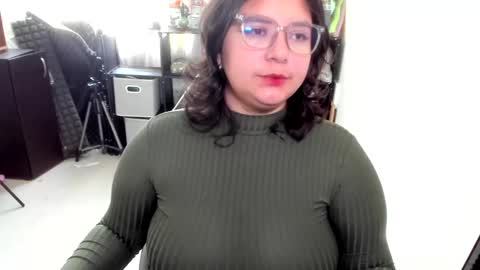 Catalina online show from November 14, 1:33 pm