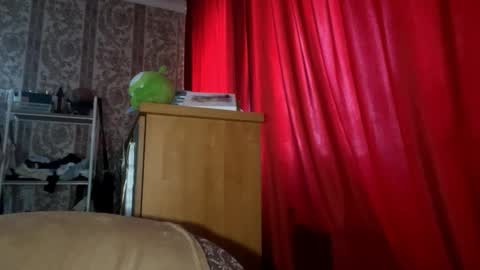 Snapshot of aileenamara chatting on October 12, 9:01 am Kira online show from October 12, 9:01 am