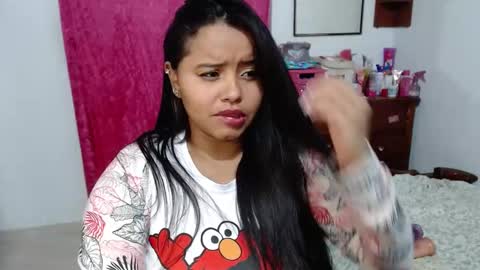 Snapshot of ainara__stone chatting on December 31, 5:44 am AINARA LIZ online show from December 31, 5:44 am