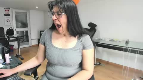 Katie   online show from June 22, 2:58 pm