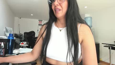 Katie   online show from December 1, 3:04 pm