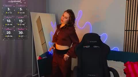 Aisha online show from February 24, 4:27 pm