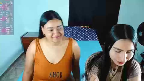 aisha_stacey0410 online show from September 12, 3:30 pm