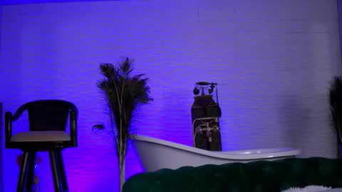 Maddy online show from December 18, 7:51 pm