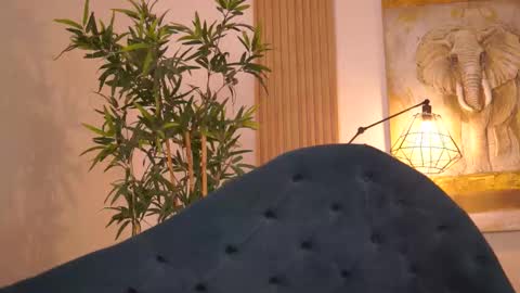 Aisha online show from March 11, 9:57 am