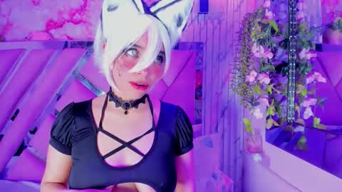 Snapshot of akane_hikari_ chatting on October 11, 8:19 am akane hikari online show from October 11, 8:19 am
