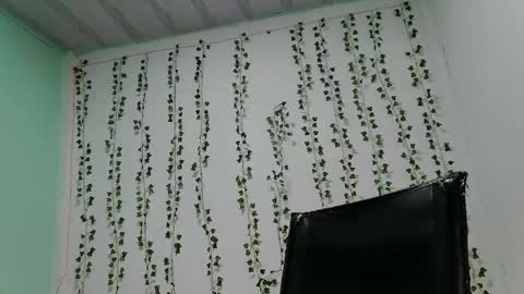 akemy_saunderz online show from May 31, 3:56 am
