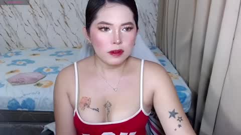 akiragirl_ online show from June 14, 5:41 am