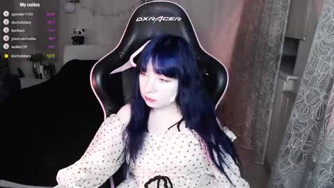 akirahartyx online show from October 22, 3:39 pm