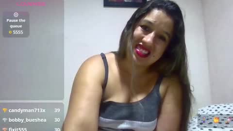 Snapshot of alahia_fox chatting on March 12, 5:13 am alahia online show from March 12, 5:13 am