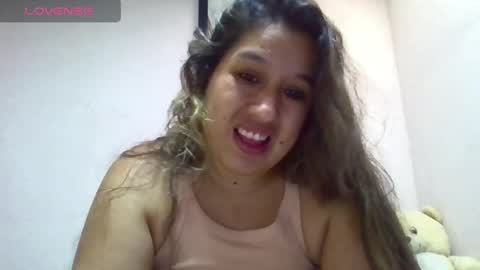 Snapshot of alahia_fox chatting on March 1, 2:55 pm alahia online show from March 1, 2:55 pm