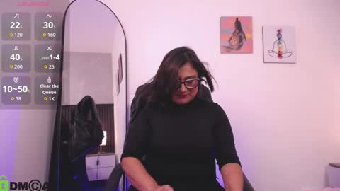 Snapshot of alahia_mellers chatting on October 12, 3:31 am Alahia online show from October 12, 3:31 am