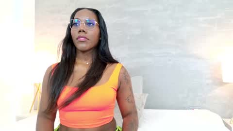 alaia_colins online show from August 3, 2:15 am