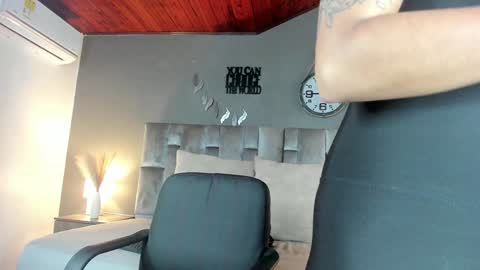 Snapshot of alaiarogers chatting on January 27, 11:32 am Alaia online show from January 27, 11:32 am
