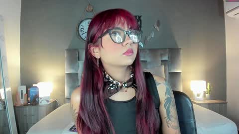 Snapshot of alaiarogers chatting on January 13, 11:08 am Alaia online show from January 13, 11:08 am