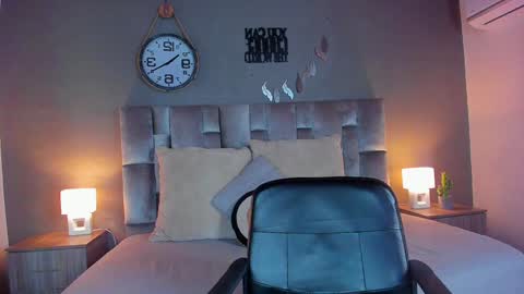 Snapshot of alaiarogers chatting on December 14, 11:39 am Alaia online show from December 14, 11:39 am