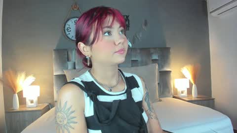 Snapshot of alaiarogers chatting on February 5, 11:34 am Alaia online show from February 5, 11:34 am