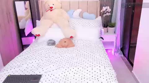    online show from July 29, 8:53 pm
