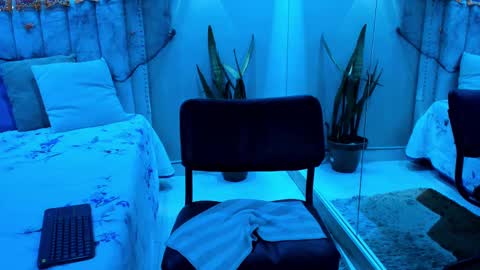     online show from November 1, 9:19 pm