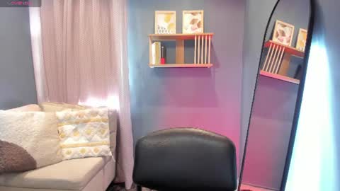     online show from June 12, 7:33 pm