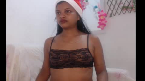 Snapshot of alana_2024 chatting on December 21, 1:26 am Working hours pm to am every day online show from December 21, 1:26 am