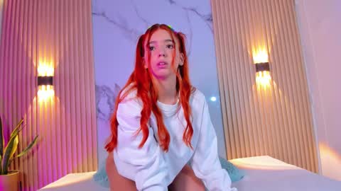 Snapshot of alana_333 chatting on October 5, 2:22 pm A L A N A online show from October 5, 2:22 pm