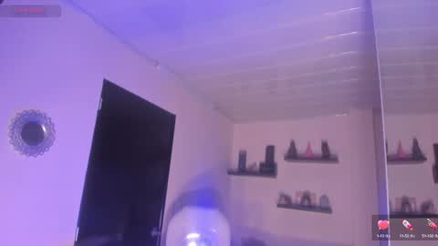 Snapshot of alana_madison chatting on December 9, 11:47 am Maeve online show from December 9, 11:47 am