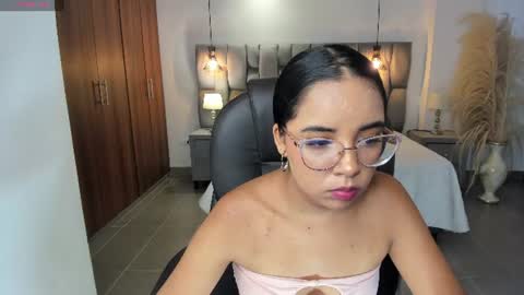 alana  online show from July 27, 7:00 pm