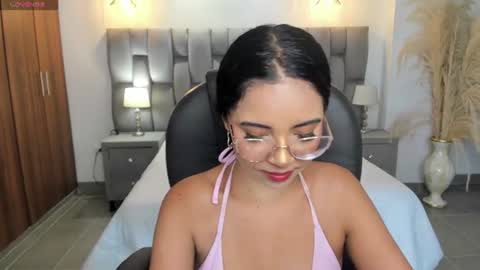 alana  online show from July 11, 7:36 pm