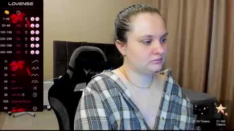 Julia online show from December 15, 12:27 am