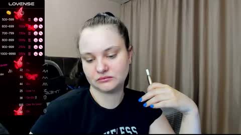 Julia online show from December 20, 3:32 am