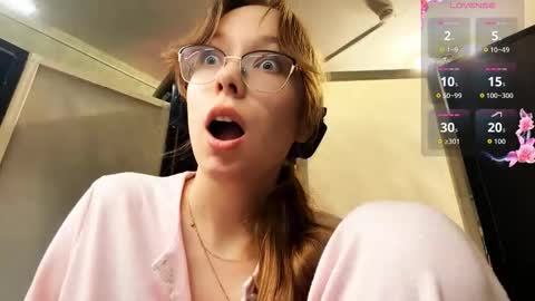 Stella online show from November 12, 3:43 pm