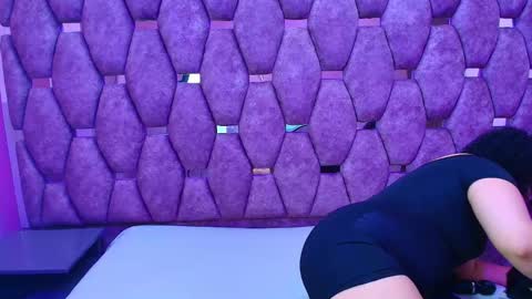 AlaSmith  online show from February 1, 1:48 am