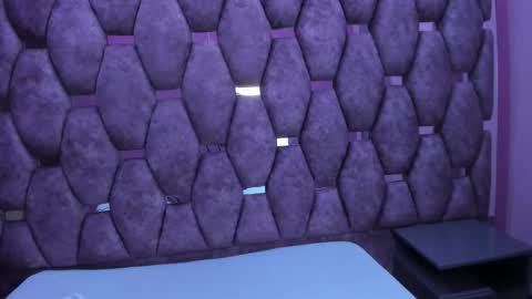 Snapshot of alasmith_ chatting on October 15, 2:36 am AlaSmith online show from October 15, 2:36 am