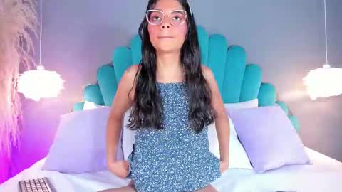 Snapshot of alassiahocthner chatting on September 17, 11:41 am Alassia Hocthner online show from September 17, 11:41 am
