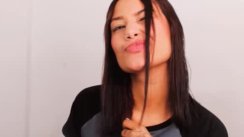 Snapshot of alasska_18 chatting on September 17, 10:19 pm alasska_18 online show from September 17, 10:19 pm