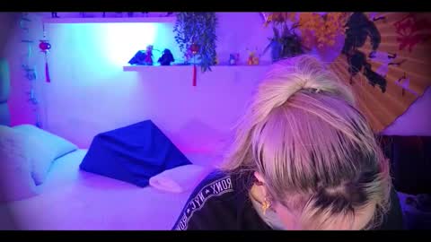 albaandthayron online show from February 26, 12:26 pm