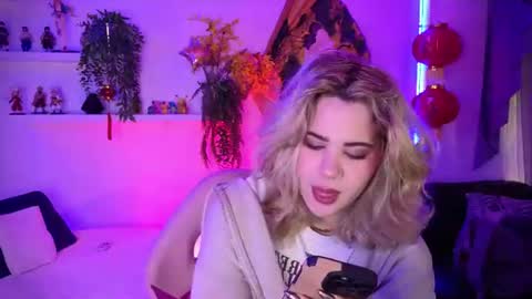albaandthayron online show from July 28, 12:48 pm